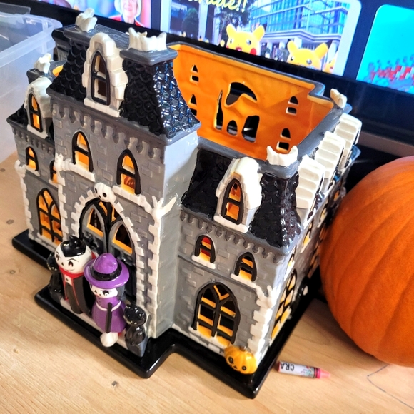 Bath and body works candle holder haunted house Halloween rare - Picture 1 of 11